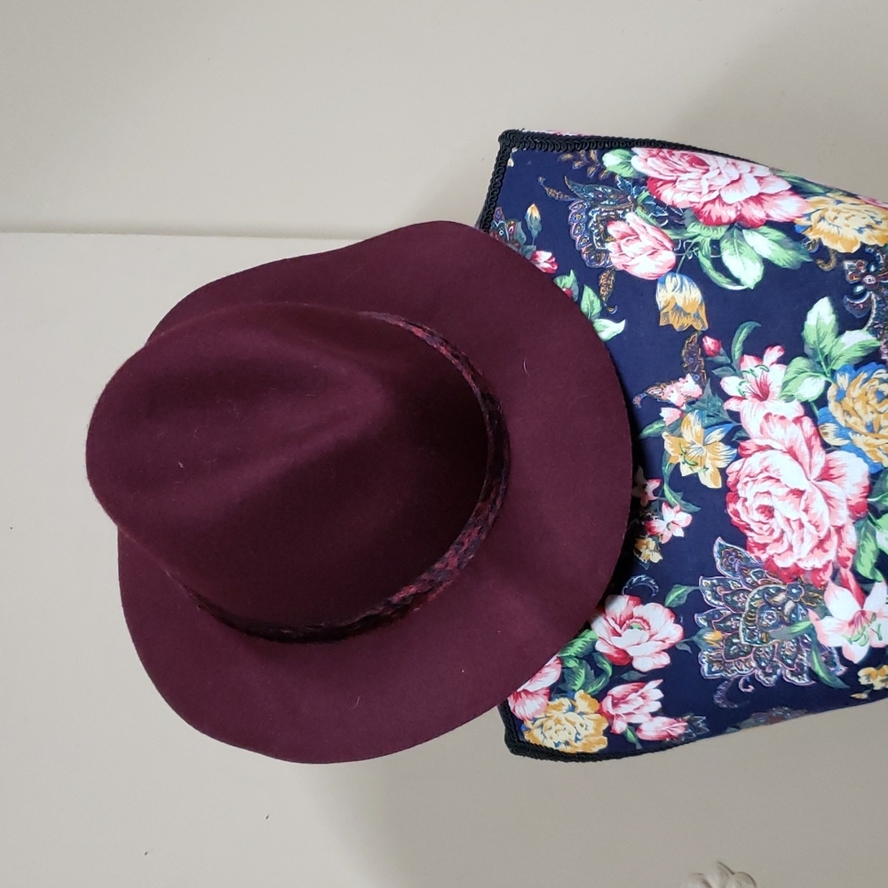 !!3 FOR $25 -- Burgundy wool fedora